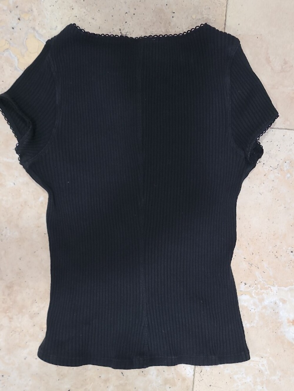 Black Ribbed Button-Front Short Sleeve Top - Picture 5 of 7